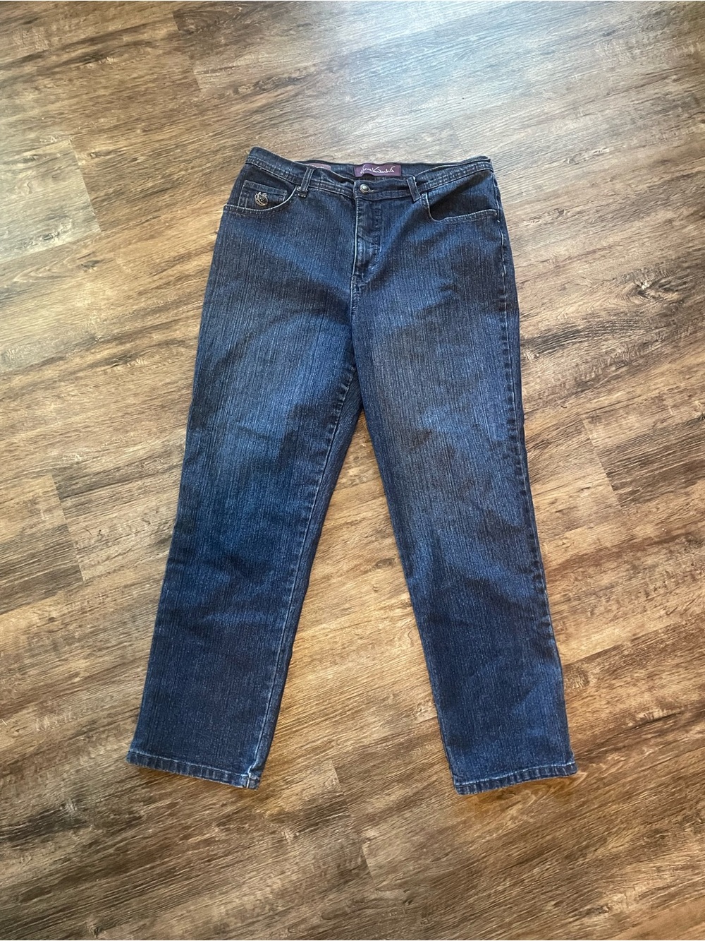 Stylish Gloria Vanderbilt Women's Dark Blue Straight-Leg Jeans 16P Petite